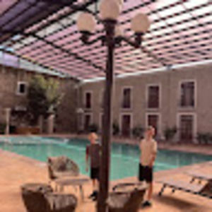 Meet your Posher, Levi